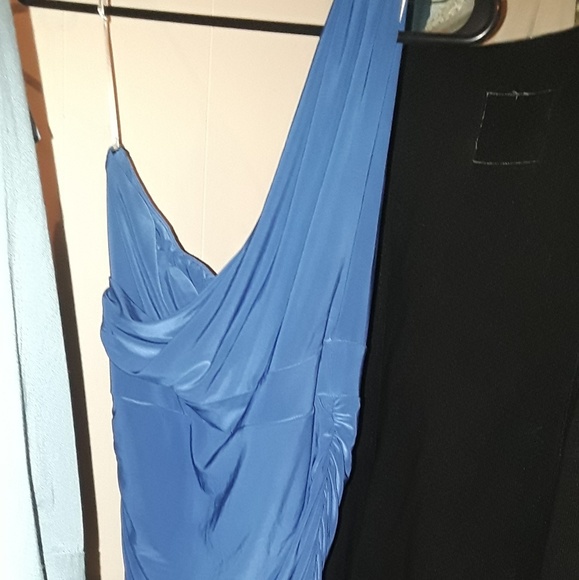 A beautiful,silky sexy med.size forever 21 dress w - Picture 3 of 5